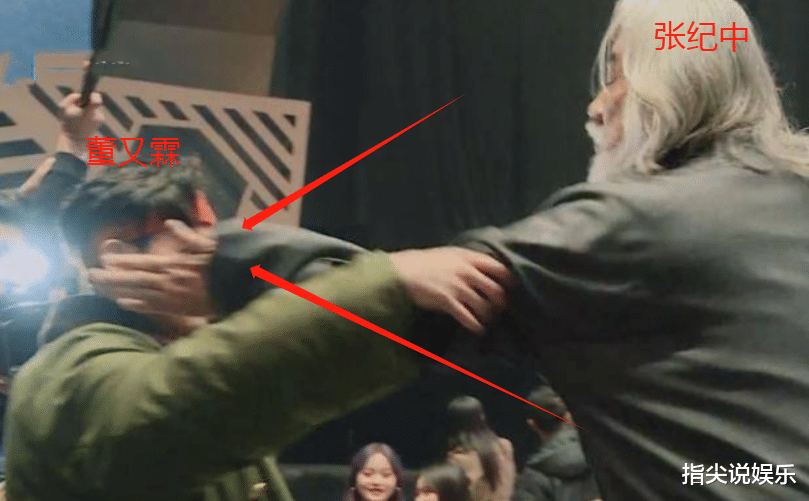 曝成龙外甥约会5位美女，4位跟他一起回家，曾被张纪中连扇3耳光