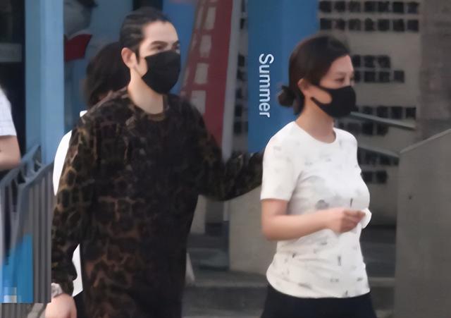 “妈妈，嫁给我吧”，萧敬腾将迎娶50岁经纪人，女方曾是黑帮女友