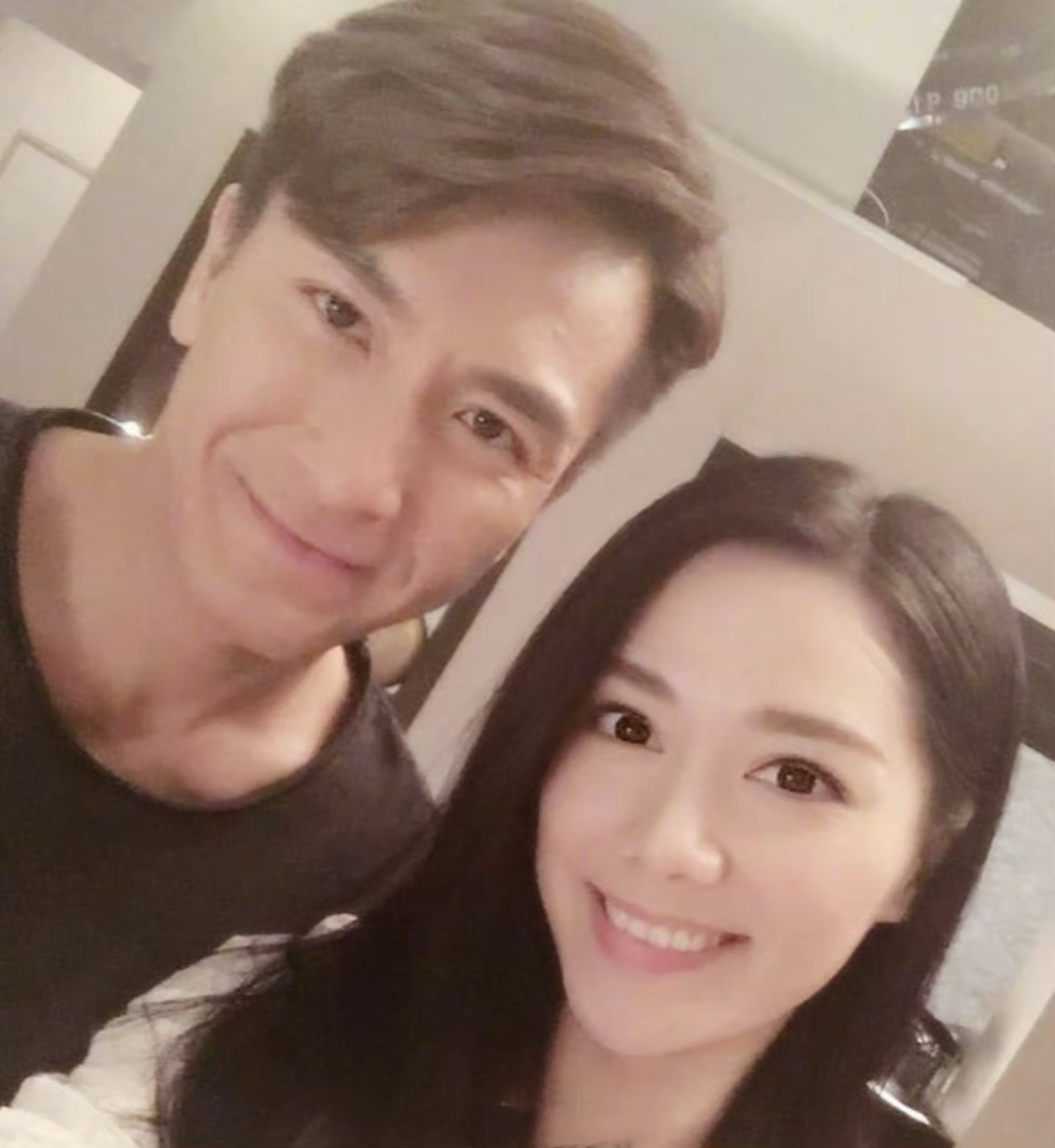 汤洛雯曝光婚礼筹备进度，与马国明合体高调撒糖，中式风格超喜庆