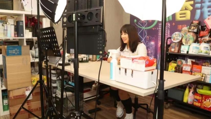 转当主播带货！TVB绿叶到内地找新出路，如今小有成绩还被邀拍广告