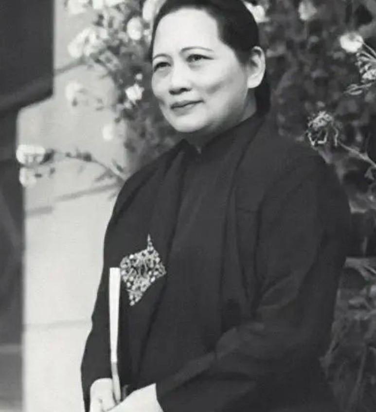 宋庆龄|1981年宋庆龄在京病危,将其遗产赠一女演员,女演员说:妈妈太太