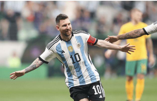 陈妍希|陈妍希带儿子看梅西比赛,6岁小星星圆润发腮,被指没有陈晓帅气