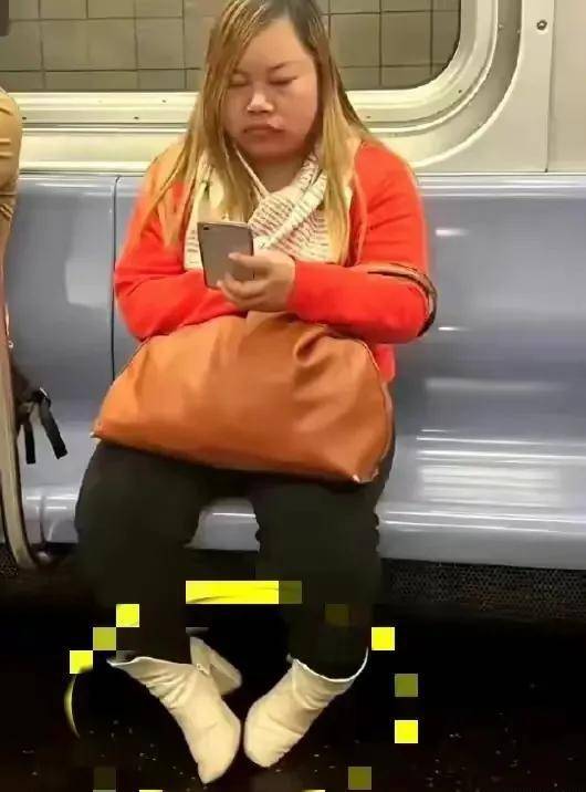 凤姐恋爱了！美国街头与男友逛街满脸幸福，外籍男友身材高大挺拔