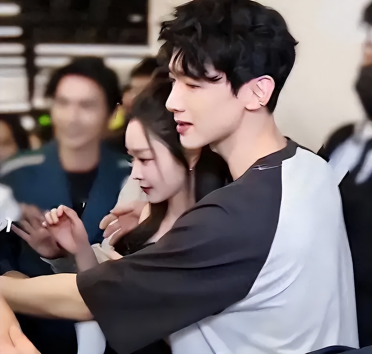 尖叫之夜杨幂刘诗诗风头被抢，三对明星情侣飙演技秦岚白敬亭够劲