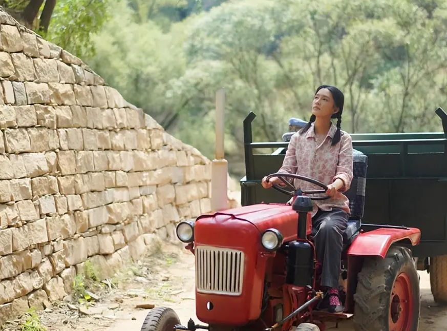 |放弃“铁饭碗”的李沁,就这样被导演毁了