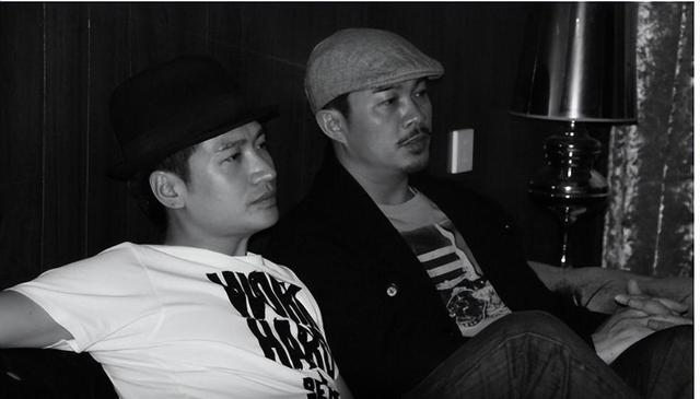 何晟铭历经坎坷半生，被富婆捧为天之骄子，57岁却只能端茶倒水！