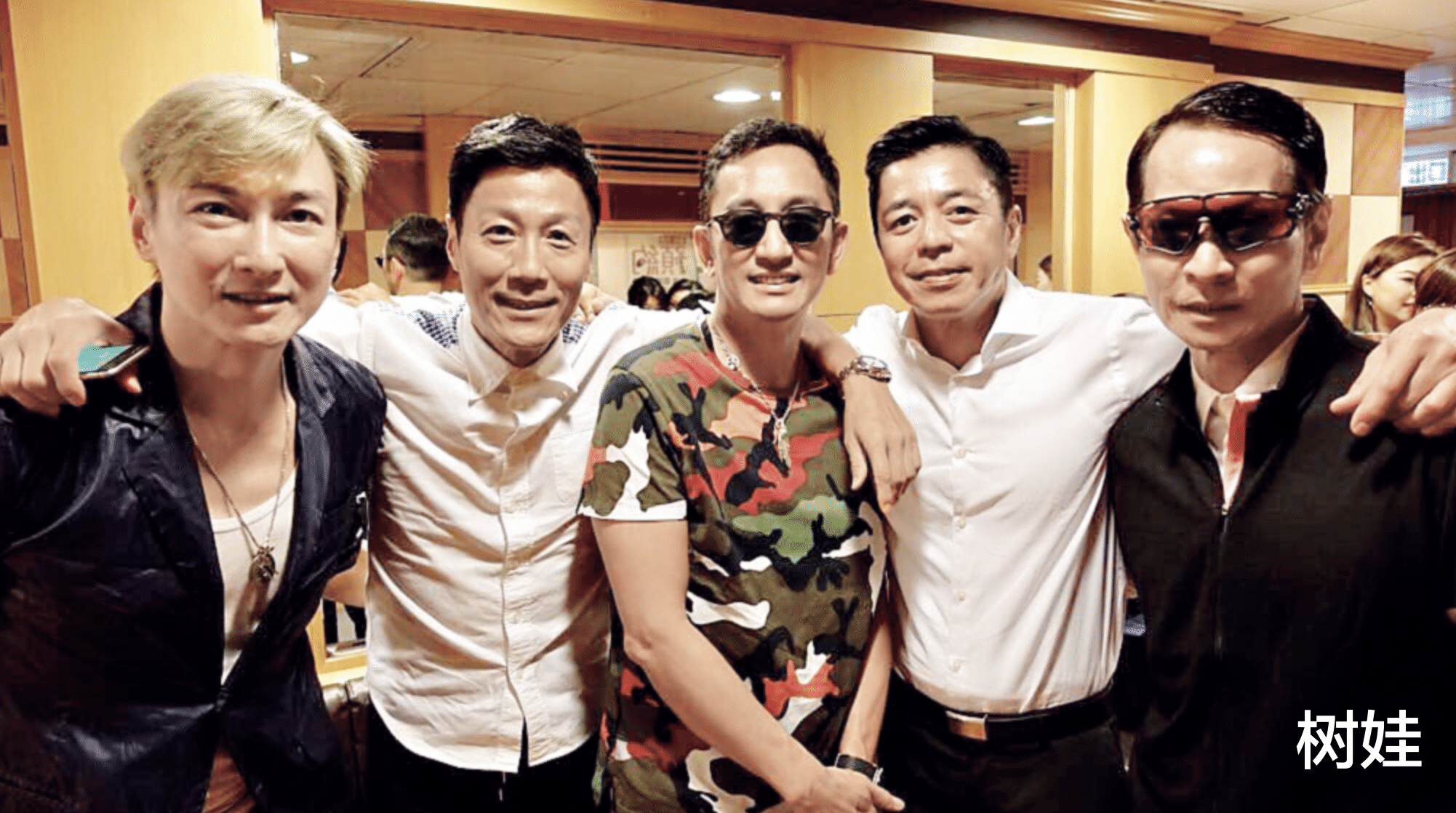 黄景瑜|欧阳震华参加TVB小生聚会,与张兆辉重逢激动泛泪,彼此20年没见