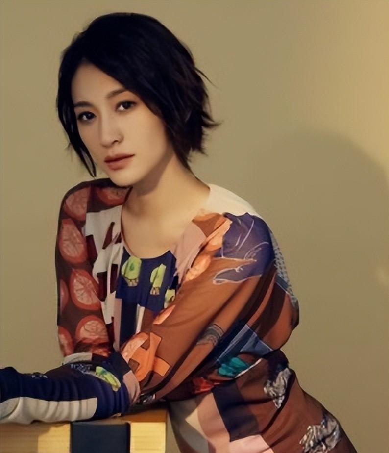 张柏芝领证啦!新欢曾霸占李小冉四年,谢贤只能无奈认可!