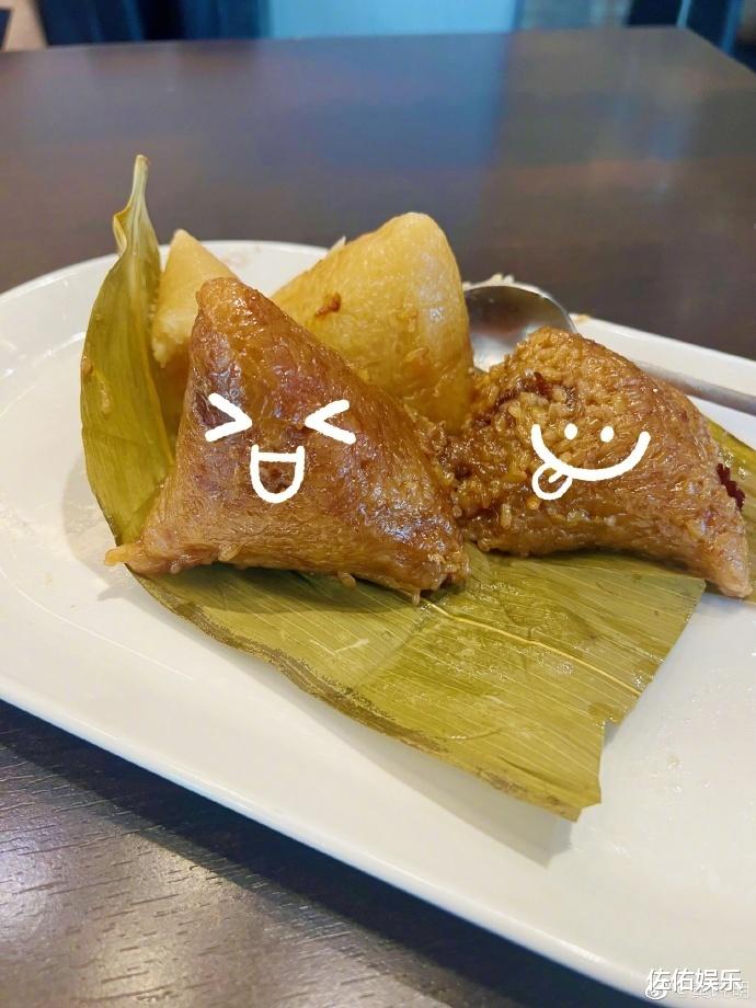 黄晓明baby端午同吃粽子难掩好心情,复合无望各自优秀