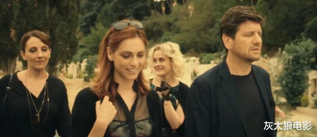 她被誉为“球花接班人”，颜值逆天，西西里岛女人的独特风情