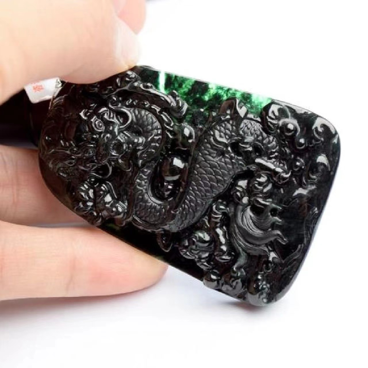 |墨翠鉴赏-如何挑选品质优良的墨翠