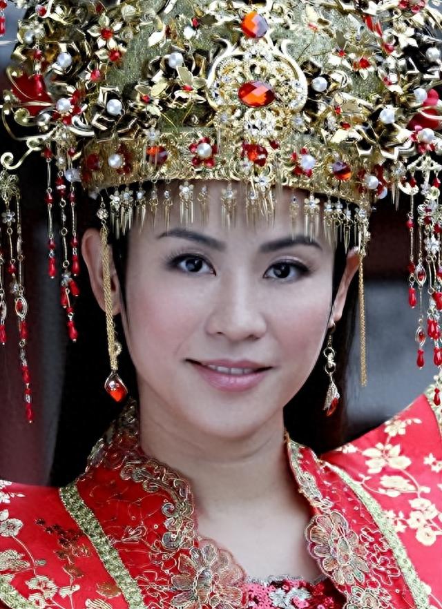 90年代的迷之审美，明明长相一般，却被夸成“天仙”的5位女星