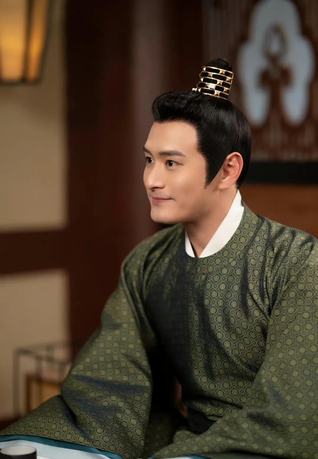 王媛可:因丈夫长得太帅倒追5年,婚后生下双胞胎,取名一模一样