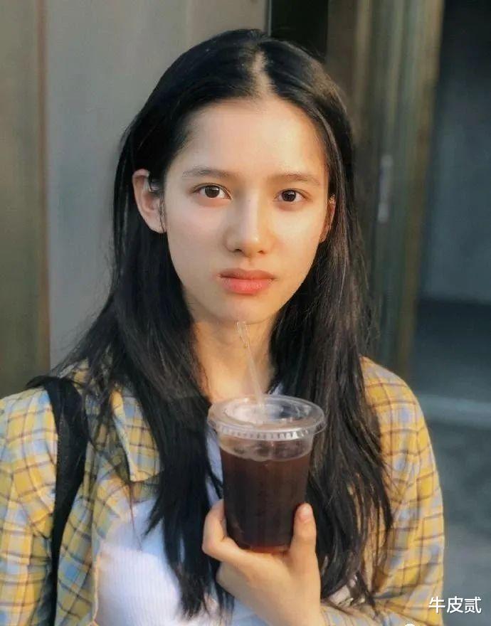 明明长着同一张脸，有人成顶流，有人死活捧不红，网友：大红靠命