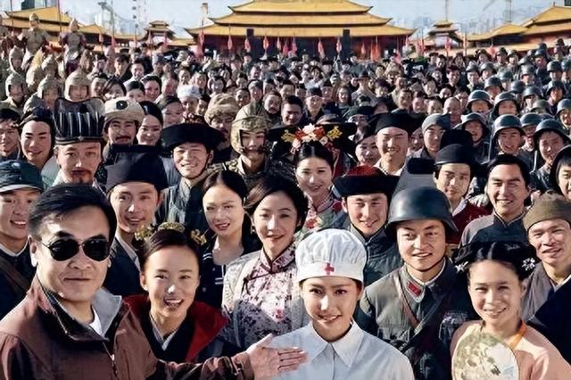 揭秘横店20万群演的真实状况，美女泛滥成灾，懒汉遍地都是！