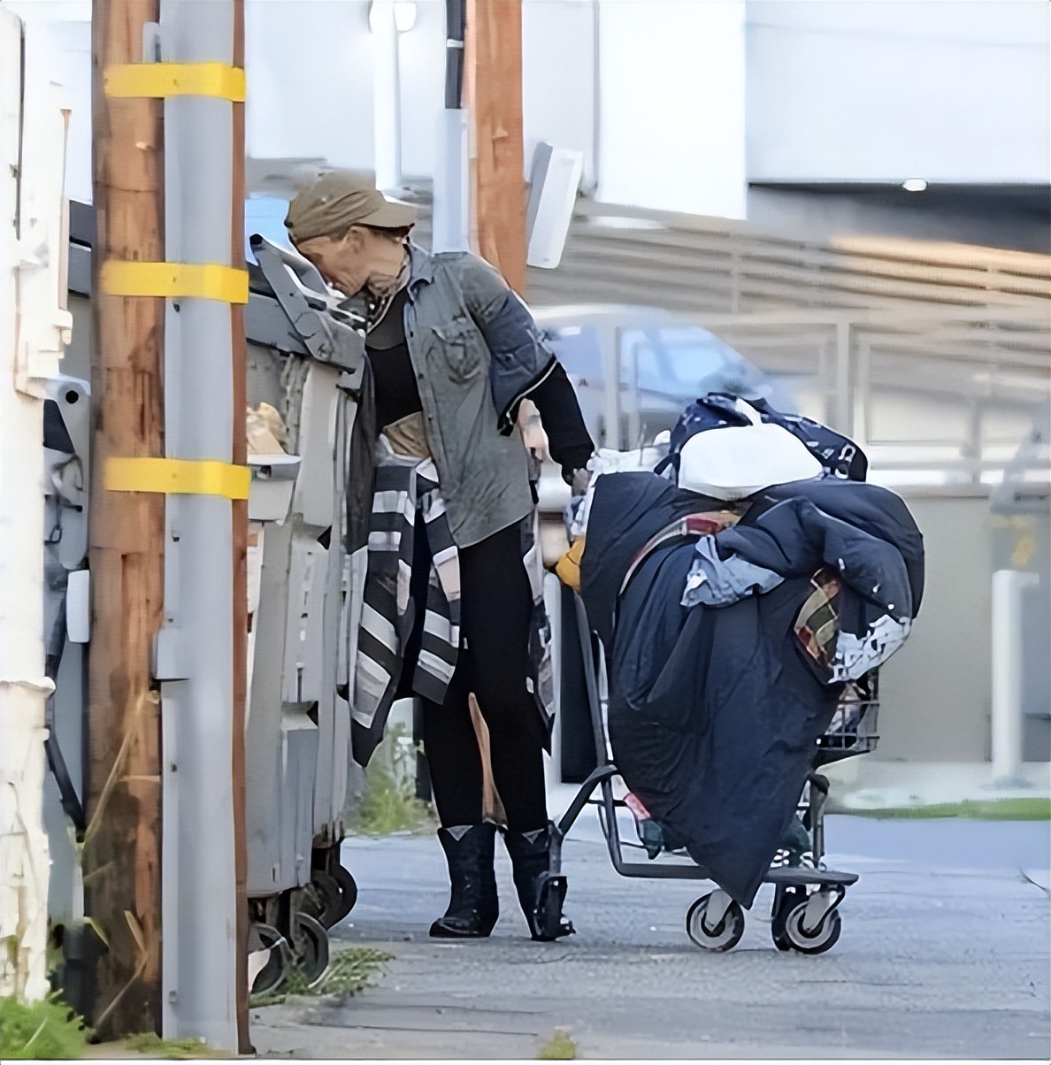 令人唏嘘!美国40岁健身达人流浪街头,7年容貌大变样,原因曝光