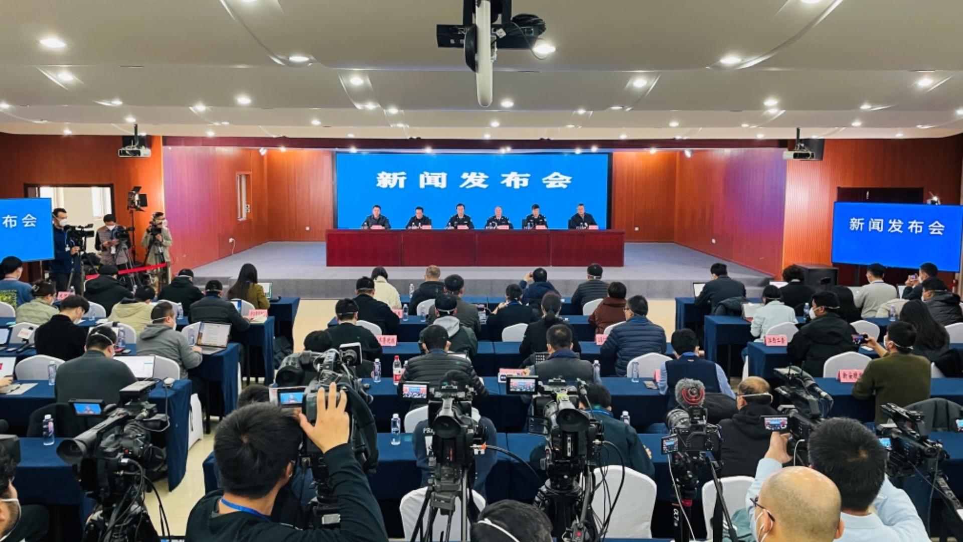 胡鑫宇|打了谁的脸?新闻发布会后,胡鑫宇妈妈首次发声