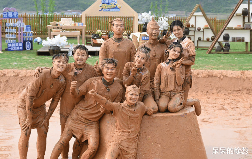 白鹿|暂别baby后，《跑男》迎新女神，颜值不输白鹿，实力让周深佩服