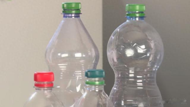 别再用这种瓶子装东西了，可能会“致癌”！很多人家都有