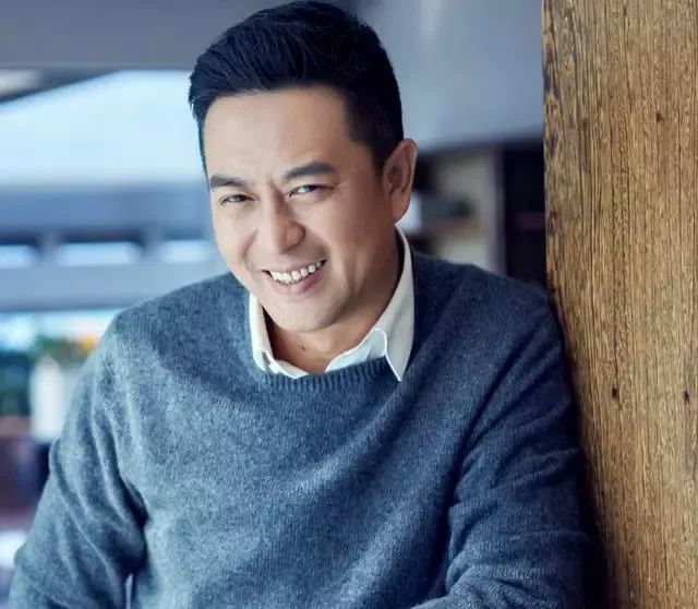 “男神大叔”张嘉译，以后或再难见到了？网友喊话：我们舍不得！