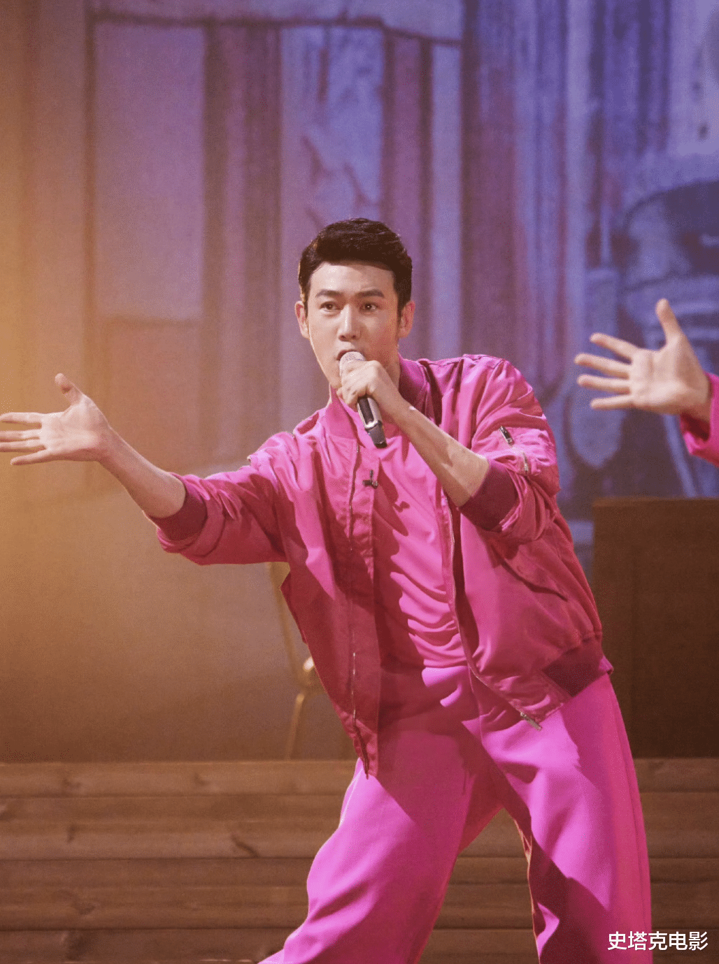 吃相难看,《披哥》冠军无代表作引争议!胡彦斌一句话一针见血