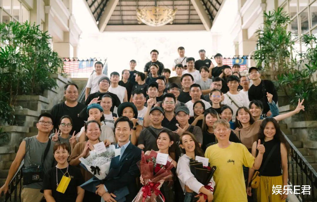 44岁林峯逆龄回春，全靠这位御用发型师，王嘉尔也很喜欢他