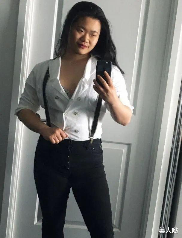 毕凌|毕福剑27岁女儿曝光,没身材没颜值却各种自信凹造型,五官和老爸似复制粘贴