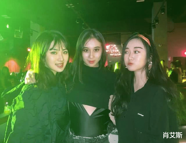 读女校遭棒打鸳鸯,与华为千金组闺蜜团,何超欣才是四房的王牌?