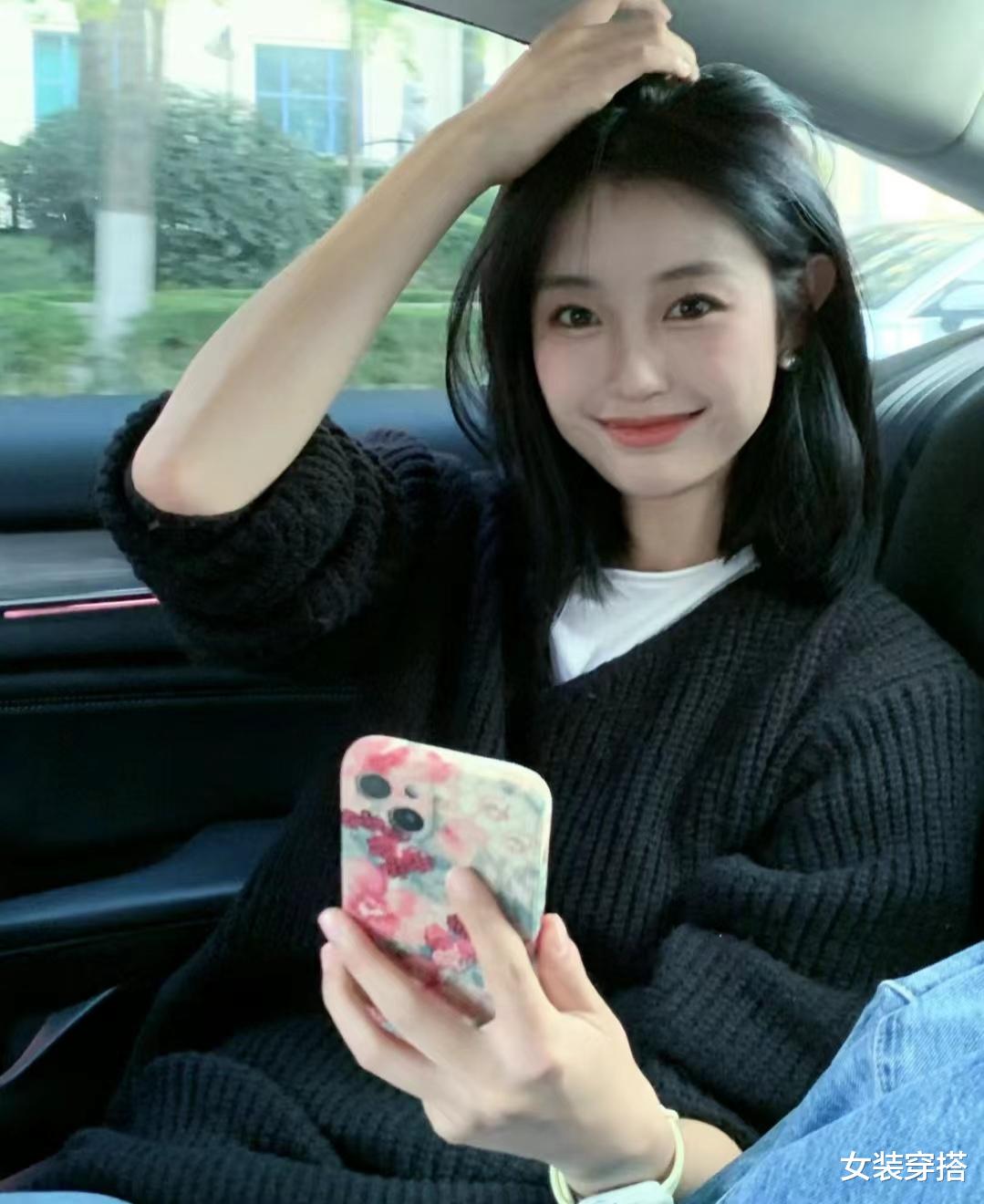 2024年“锁骨发”火了！四、五十岁的你不剪一次，都不知道多洋气显年轻