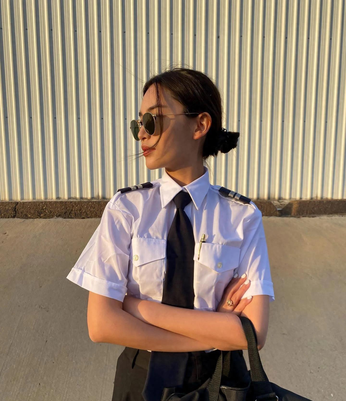 恭喜!24岁泰国女星Fah首胎产女!