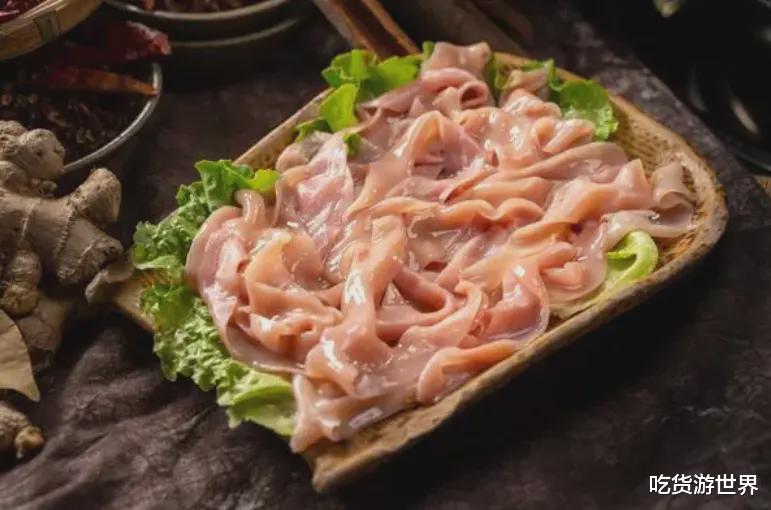 |吃火锅，盘子里为何都要垫几片生菜？店老板：懂的都是内行人