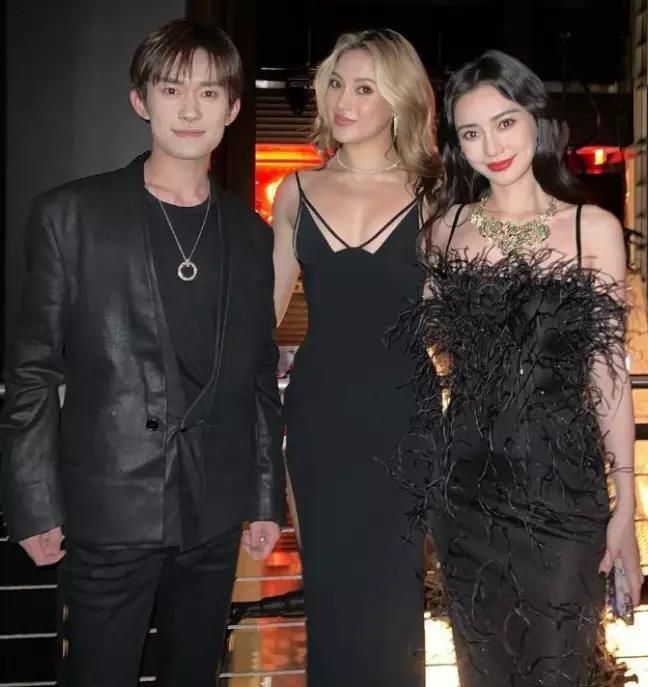 杨超越|好尴尬!baby与谷爱凌拍照只顾自己美,谷爱凌直接曝生图回击