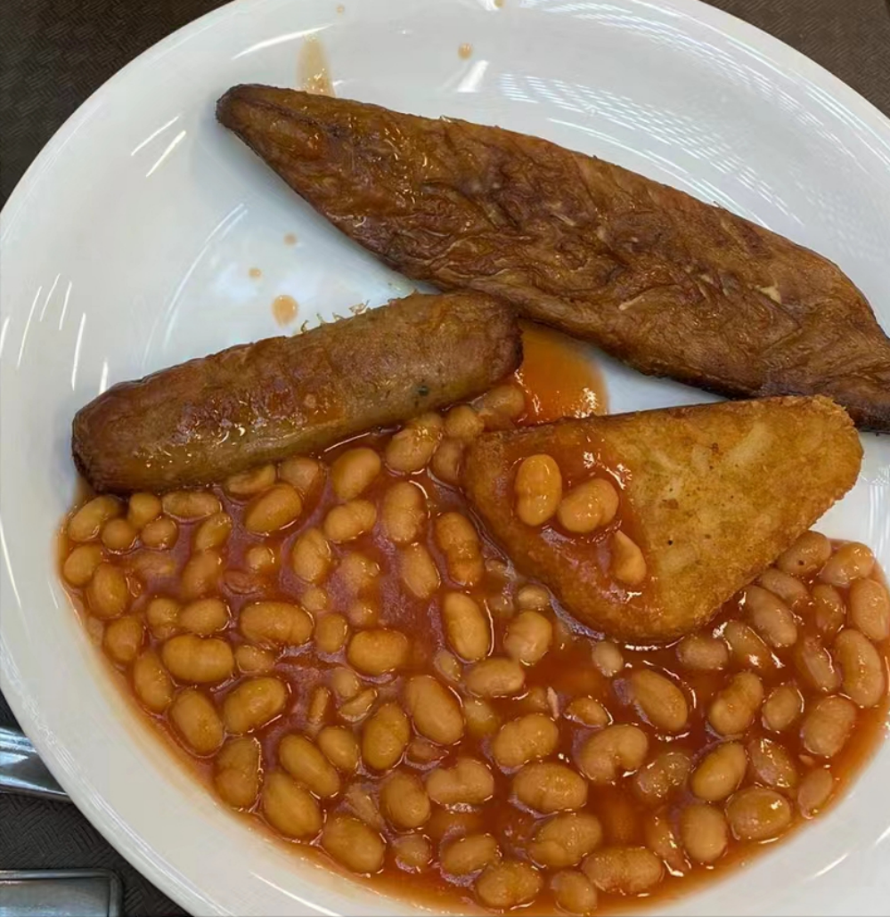 英国|大英美食比中国菜好吃!媚外华人狂捧被嘲:连猪食英餐也要舔?