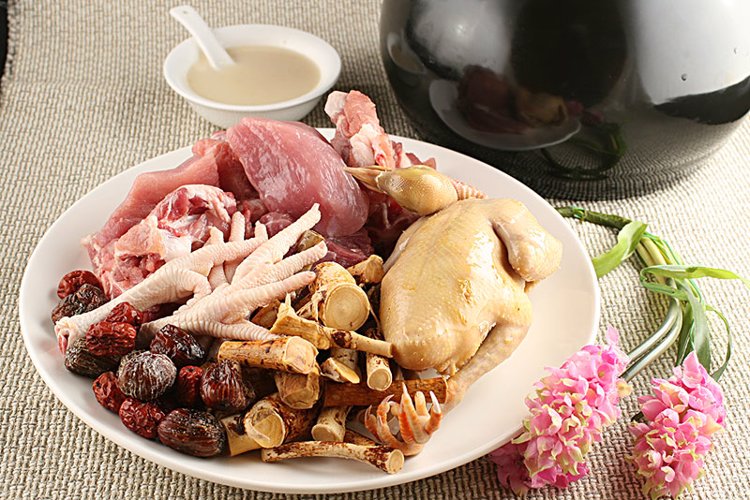 鸽子肉是“发物”，癌症患者不能吃？提醒：这3种肉才真的要少吃