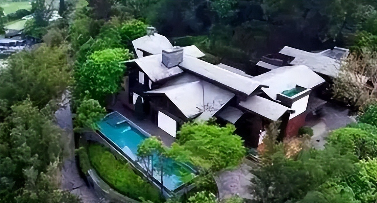 港媒曝梁洛施与前夫李泽楷复合！住豪宅晒健身照，享受富太生活！