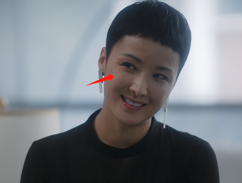 当“硅胶脸”混进央视职场剧,撞上天然脸演员,简直是降维打击