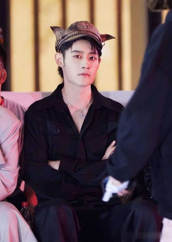 《暗香》古装&时装！ 周也美，赵晴挨轰，彭小苒和《东宫》差远了