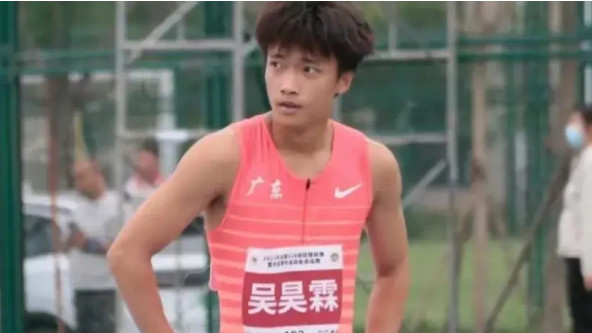 吴昊霖百米破少年纪录，出名太早小心伤仲永