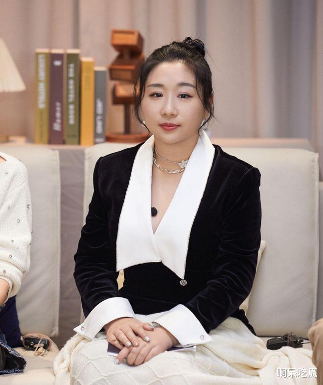 傅首尔离婚成定局，被网友骂“心机女”，弃糟糠之夫过河拆桥？