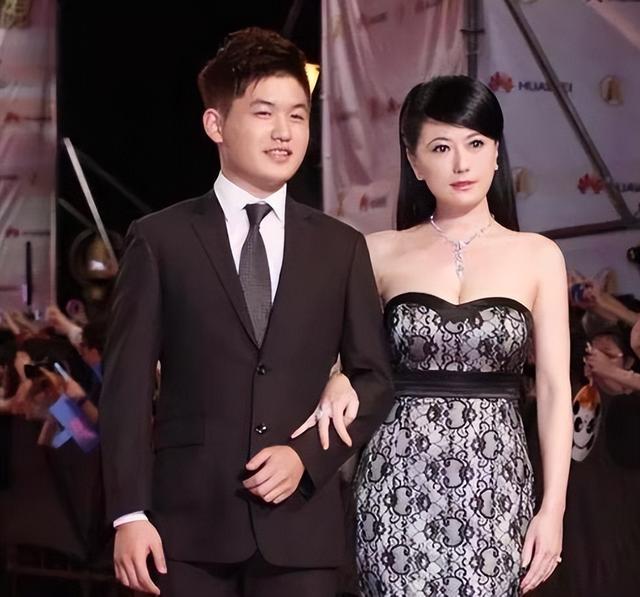 她被李敖誉为第一美女,两嫁豪门为儿子与小s翻脸,58岁仍美如花