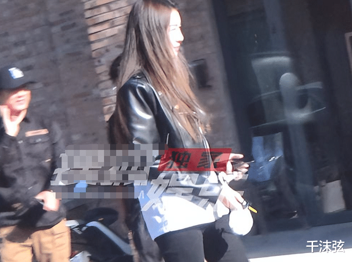 王宝强|王宝强携女友去公司，女方肚凸疑似怀孕，冯清接手百万大G当司机