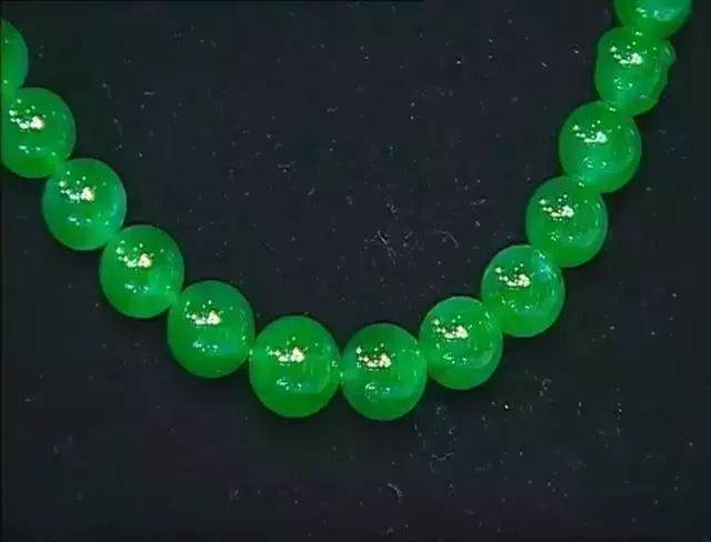 翡翠|为何翡翠珠链的价格普遍要高,看完你就明白了