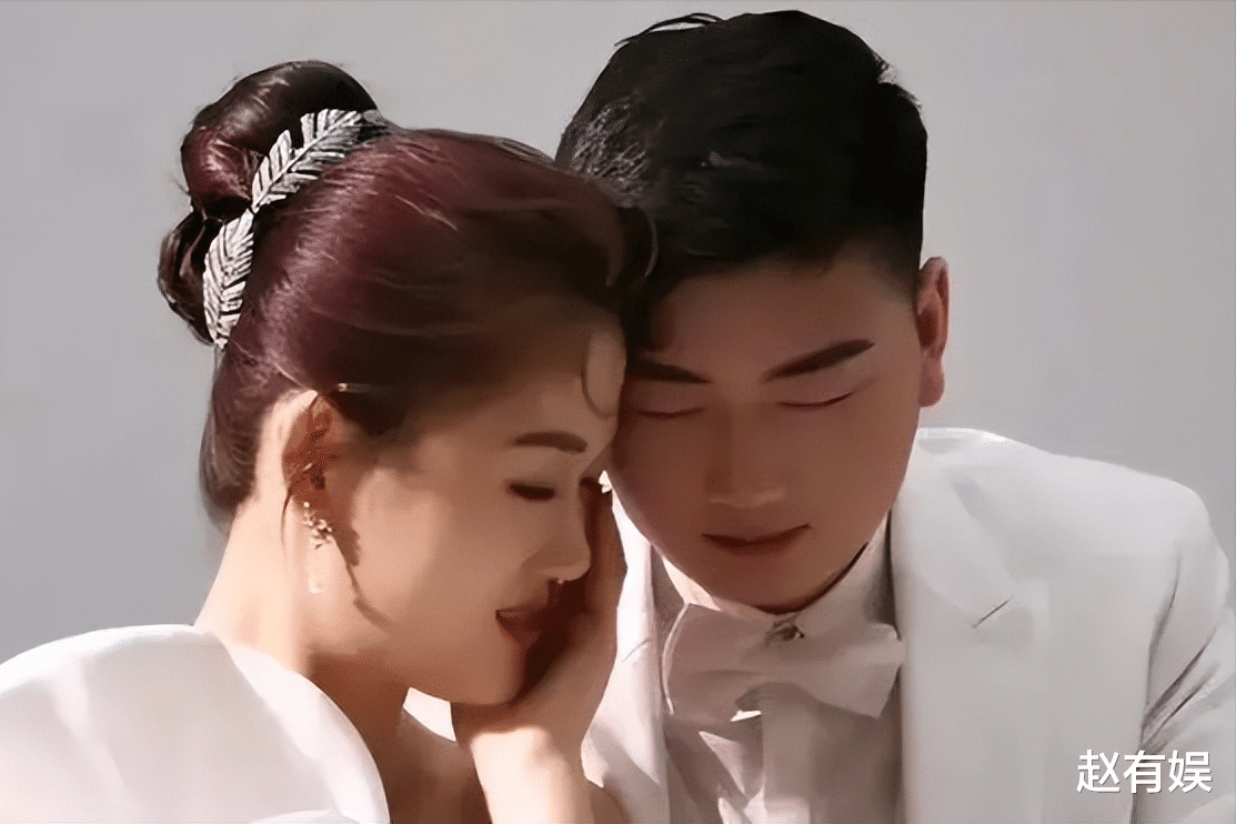 |陈萌独自去做产假，手拿B超单沉默不语，发文24字评价朱小伟