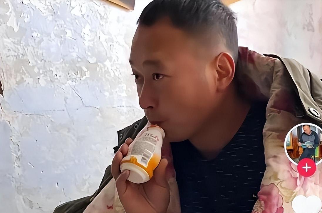 网红圈的残酷现实,在“张同学”身上展现得淋漓尽致,他犯了大忌!