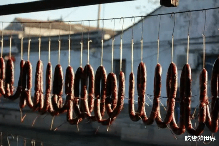 香肠|晒干的香肠,“直接冻”还是“蒸熟冻”?区别非常大,做错不好吃
