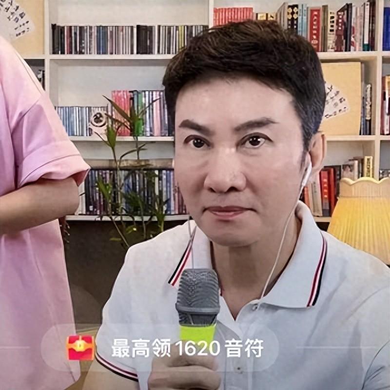 林允突然晒了一组图，打了大半个娱乐圈的脸