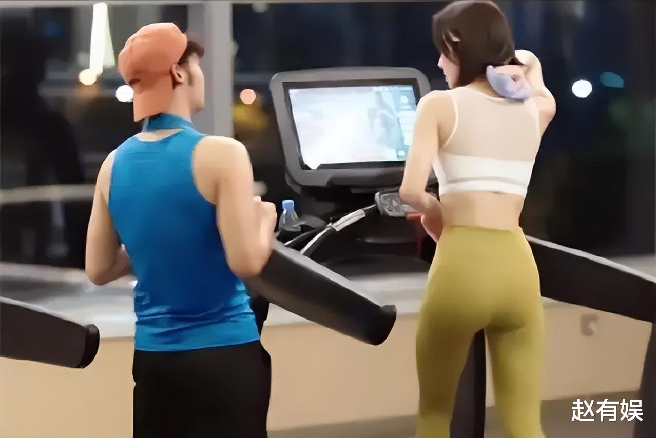 秦岚,收手吧!没完没了的“秀身材”,再性感观众也会看腻