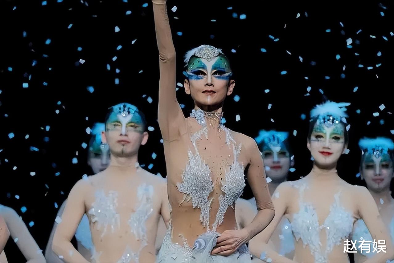 |这一次,轮到64岁杨丽萍“翻车”?秃毛孔雀舞一出观众直呼辣眼睛