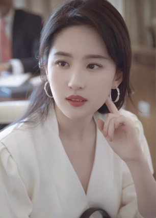 不敢露额头就别尬吹美人了,能抗住“大光明”发型,才能算真神颜