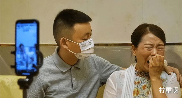 姚策|云昊直播中分享许妈近况,谈论老两口过往太心酸,老杜应感谢许妈